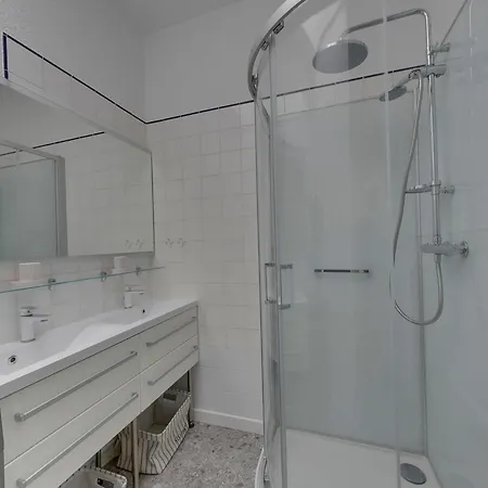 Charmante 4 Pieces, 6 Pers. Au Quartier Du Casino De Chatelaillon-plage, Proche Mer, Jardin, Parking - Fr-1-706-15 *