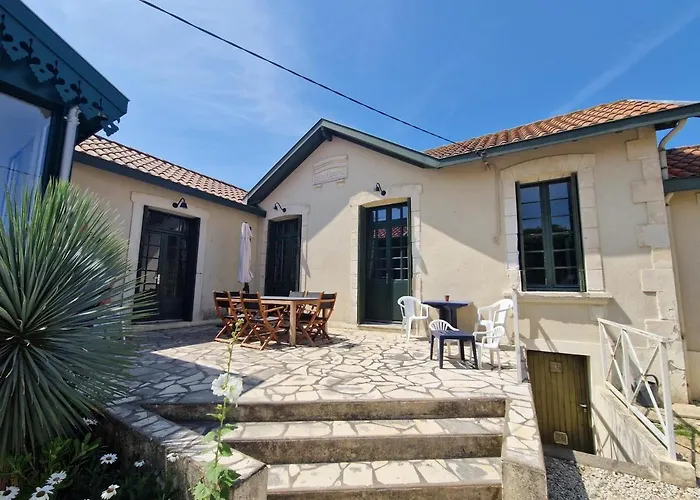 Tatil Evi Charmante 4 Pieces, 6 Pers. Au Quartier Du Casino De Chatelaillon-plage, Proche Mer, Jardin, Parking - Fr-1-706-15